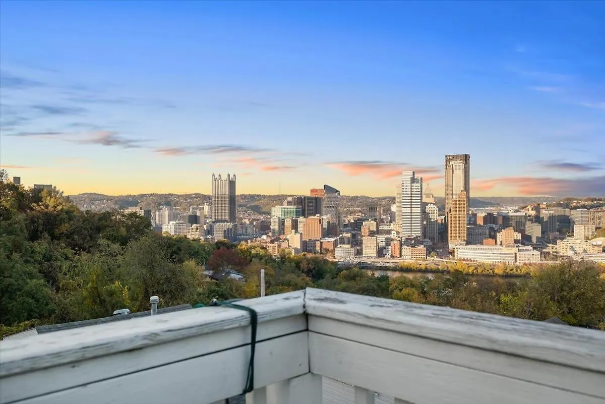 Villa A Million Dollar View And Off Street Parking Pittsburgh